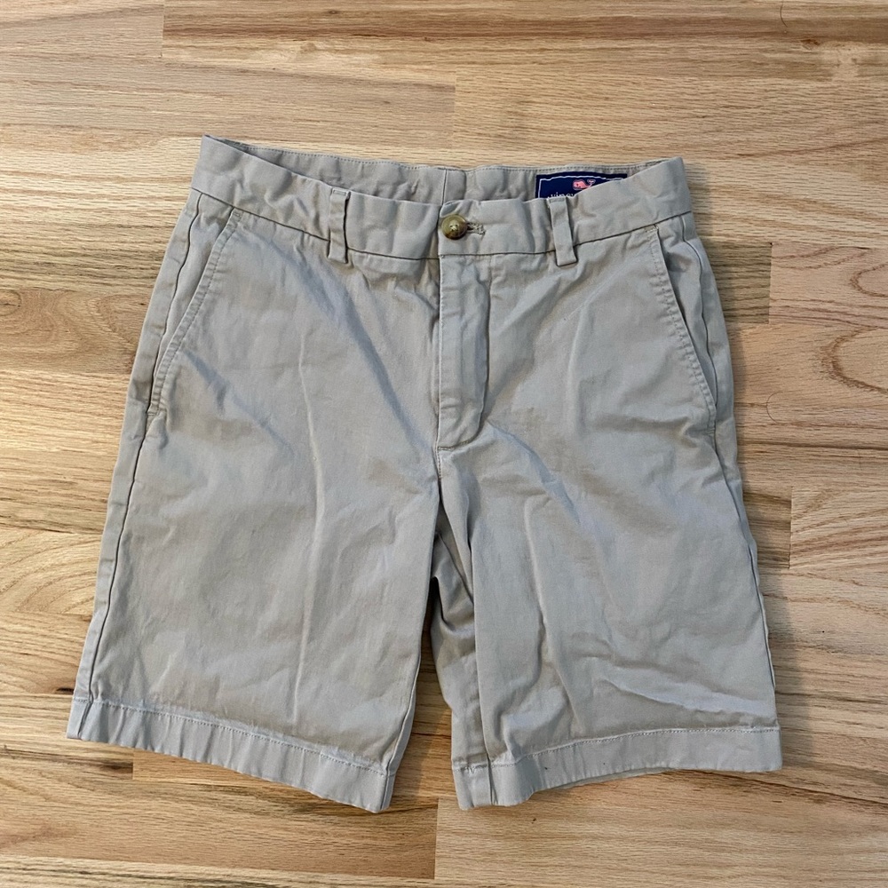 Vineyard vines tan shorts.